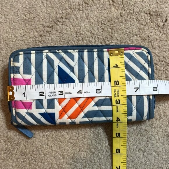 Vera Bradley RFID Zip-Around Georgia Wallet, Geo Medallion pattern - Picture 5 of 11